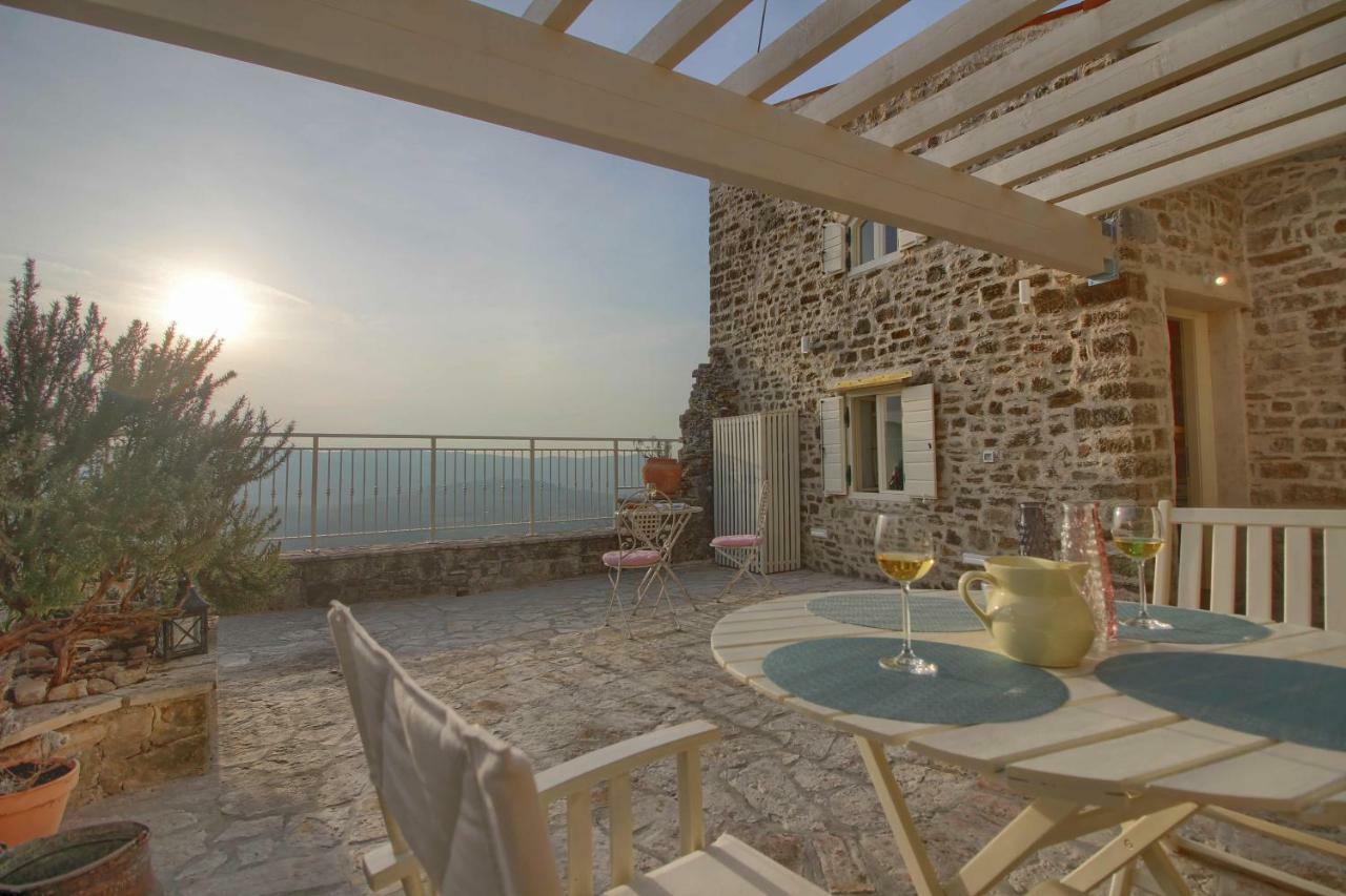 Adora Villa Motovun Exteriör bild