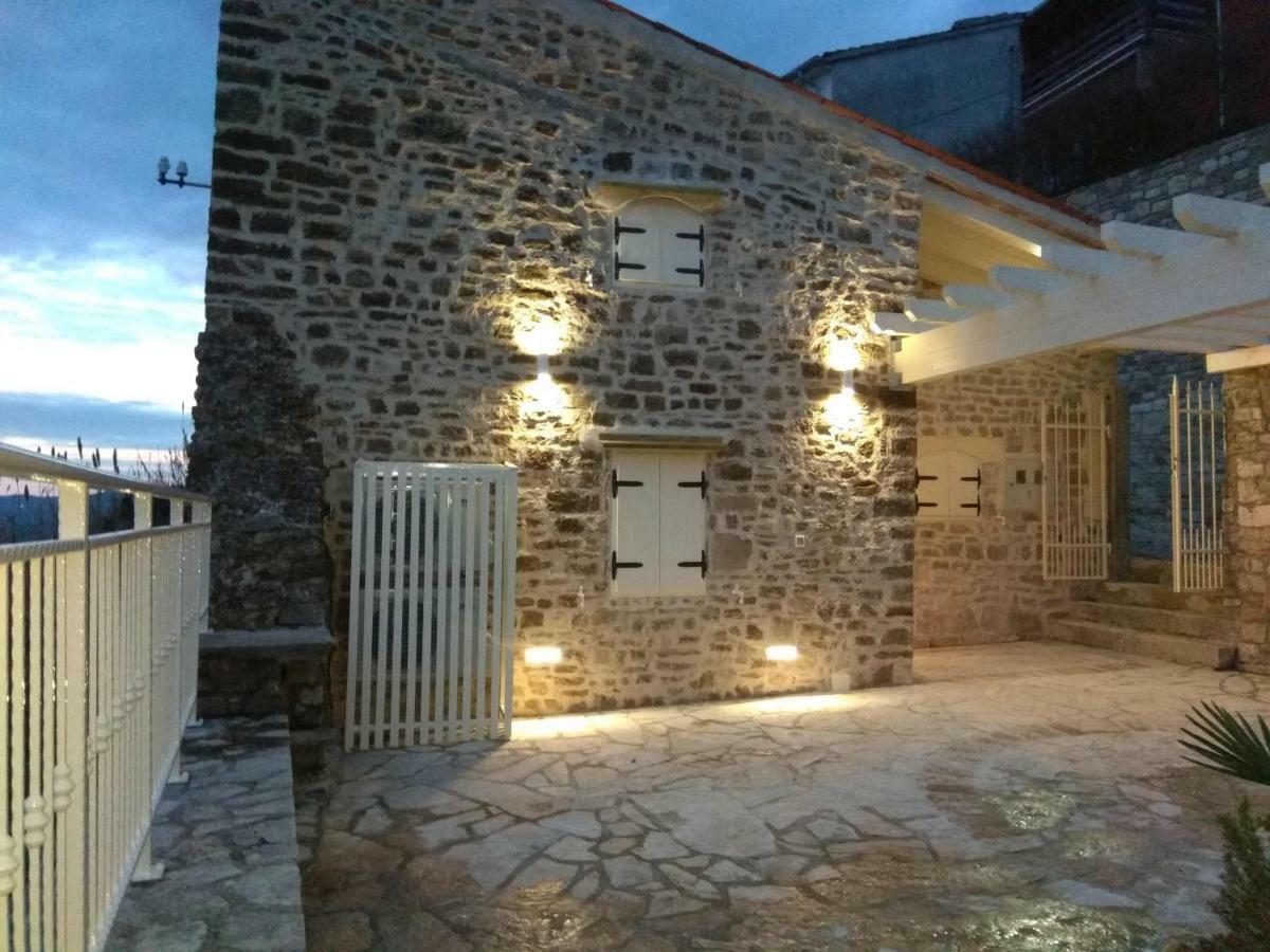 Adora Villa Motovun Exteriör bild